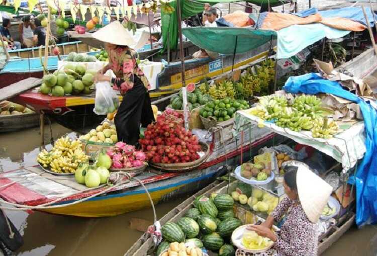 cảnh buôn bán trên chợ