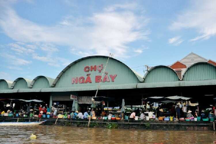 chợ ngã bảy